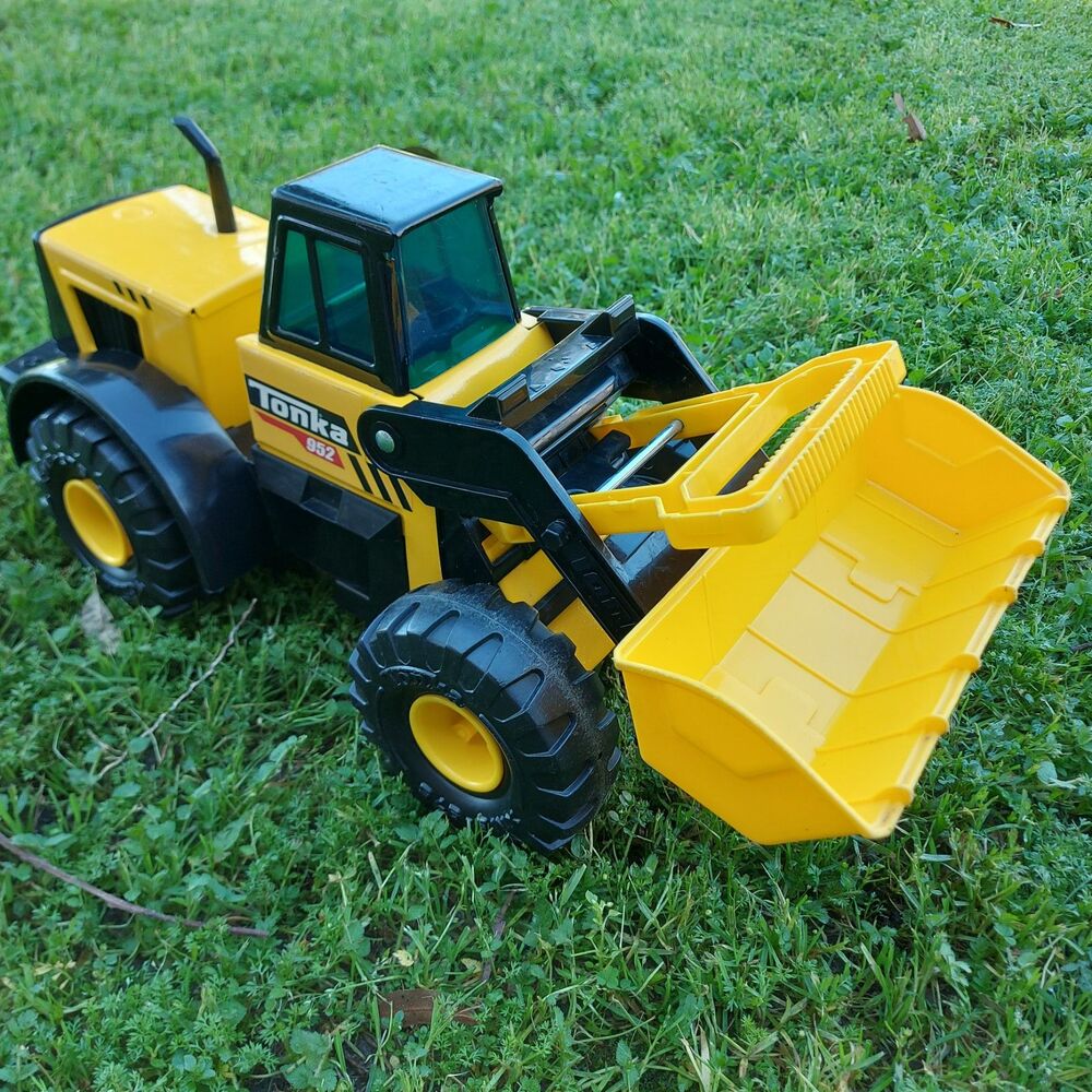 Tonka Hasbro Classic Wheel Loader 952 Front End Loader Steel Plastic Toy Truck
